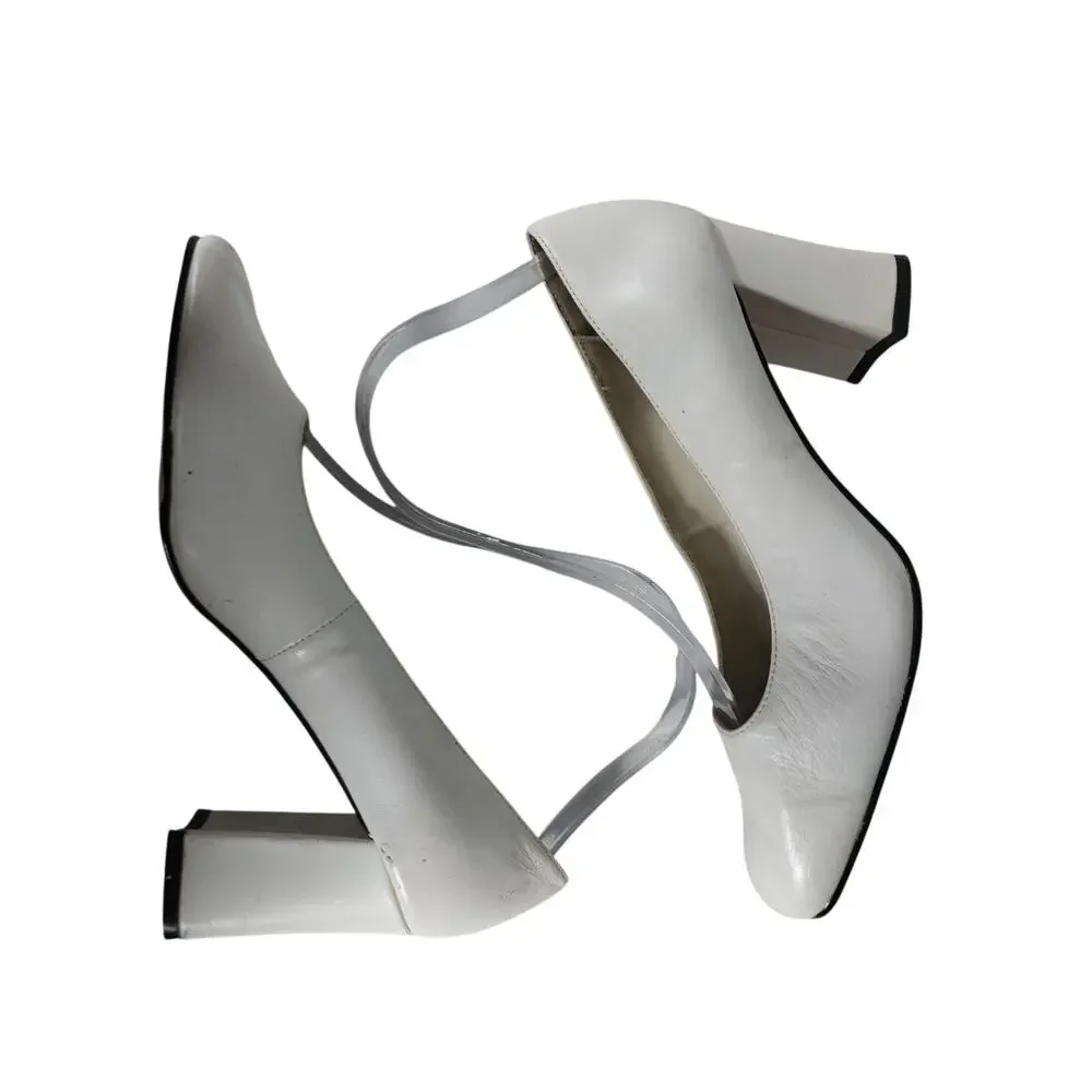 ESPANOLA! EGGSHELL/CREAM GENUINE LEATHER CHUNKY HEEL, SQUARISH TOE HEELS! 7.5M